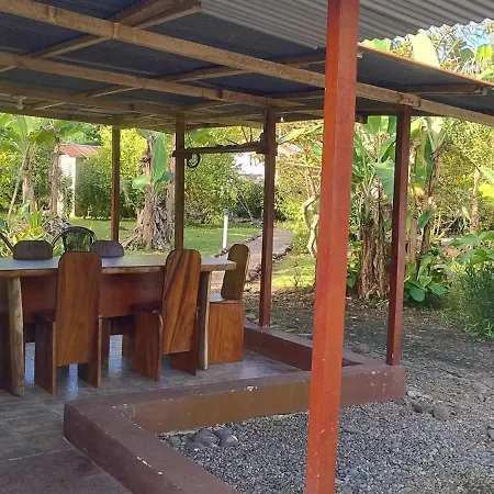 Cabinas Los Tucanes Cahuita Exterior photo