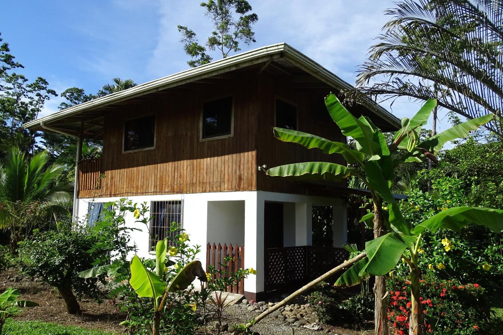 Cabinas Tucanes * Cahuita